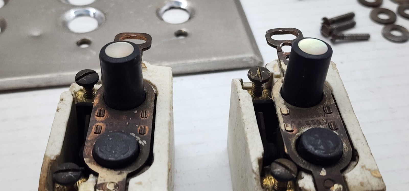 3 VINTAGE THE CUTTER COMPANY PUSH BUTTON LIGHT SWITCH GANG COVER ANTIQUE 1920’s