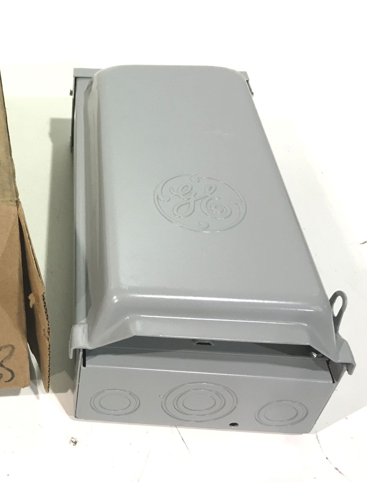 GE GE1LU502SS 70 Amp 2-Space 2-Circuit 240-Volt Unmetered RV Outlet Box