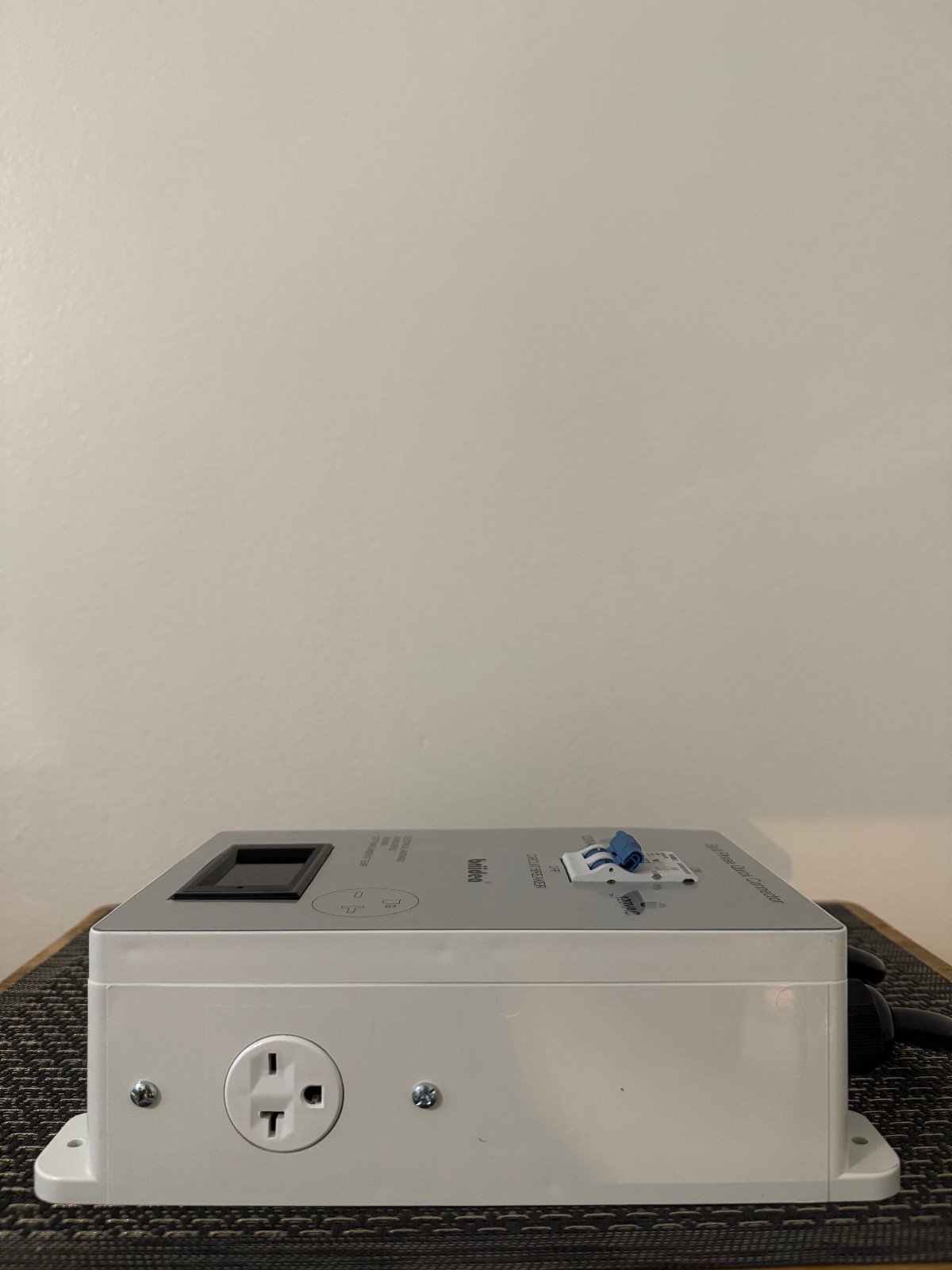 Briidea Split Phase Quick Connector (Turn 2 120v Into 240 Volt), Up to 16 Amps