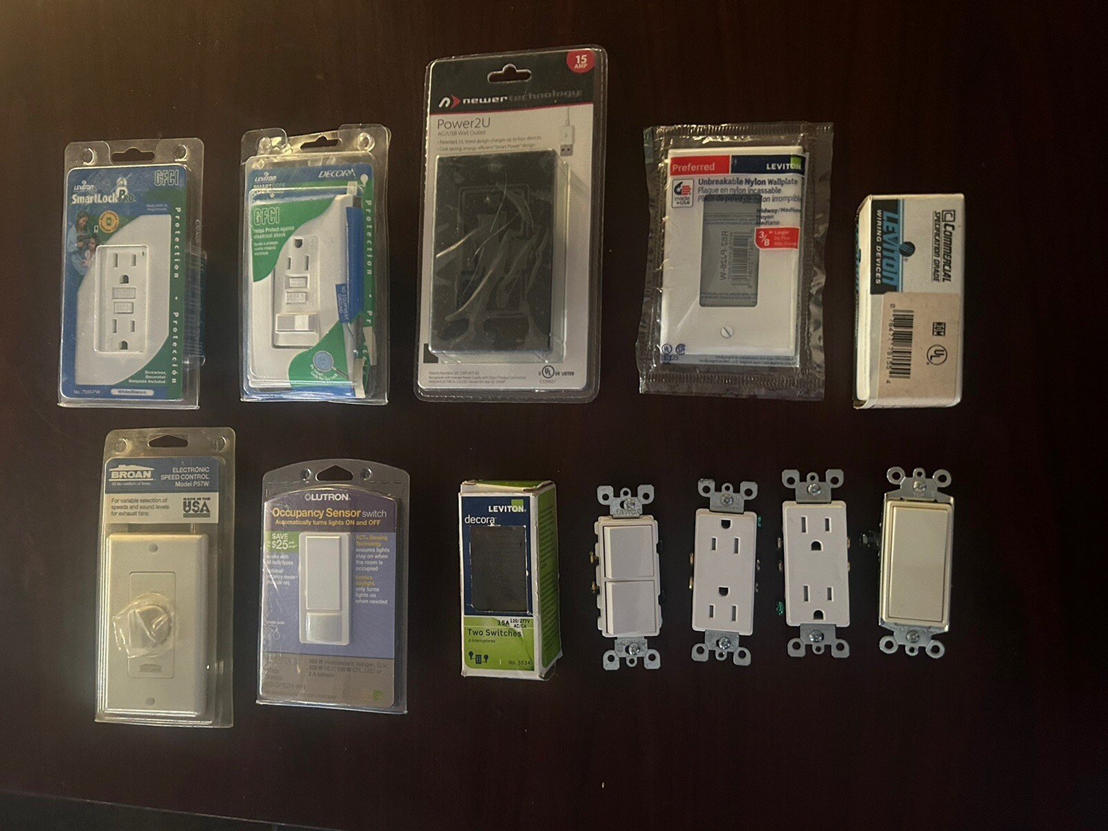 LEVITON GFI OUTLETS WHITE Plus Other Switches & Brands Please C Photos.Lot Of 10