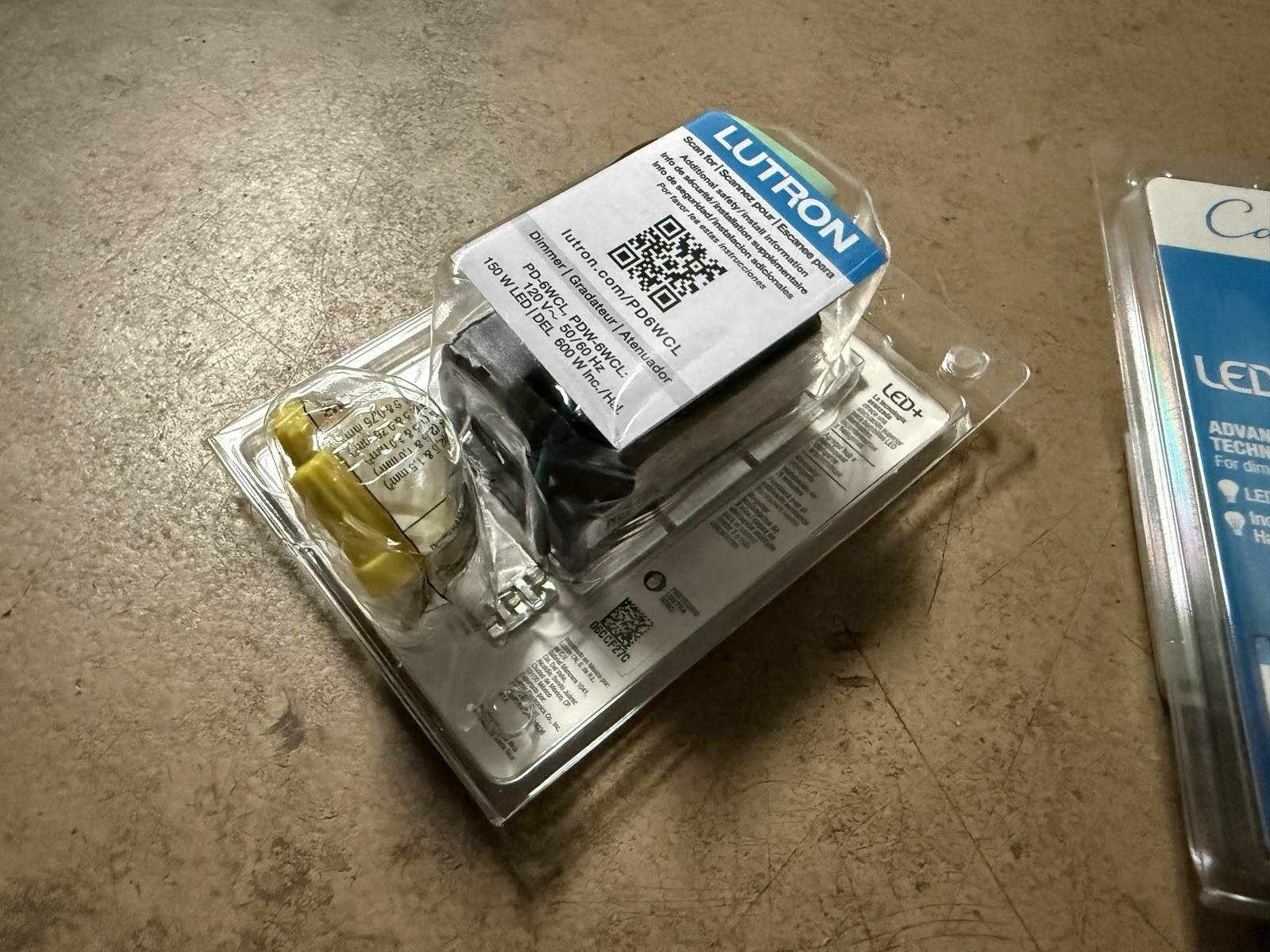 LOT OF 2 LUTRON ORIGINAL SMART SWITCH HOME PD-6WCL-WH-R WHITE BRAND NEW LOOK