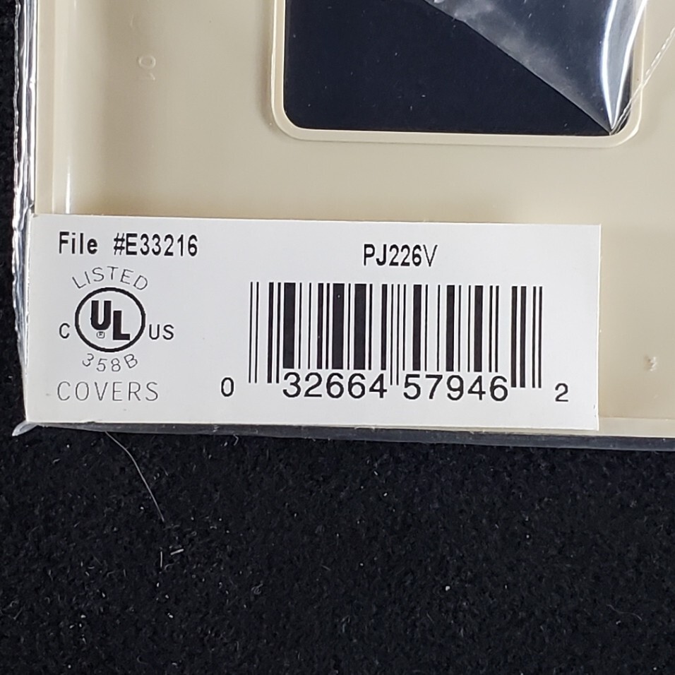 Ivory 2-Toggle Switch 1-Decorator Rocker 3-Gang Wallplate Cooper PJ226V