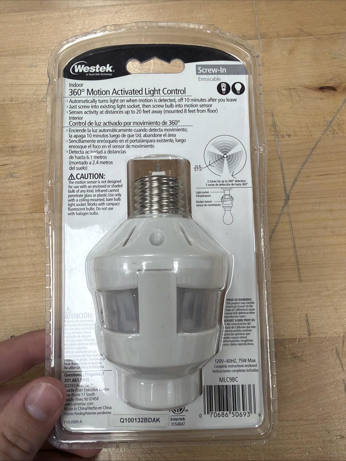 Westek Motion Activated LED Light Control Bulb Adapter Indoor Energy Saver