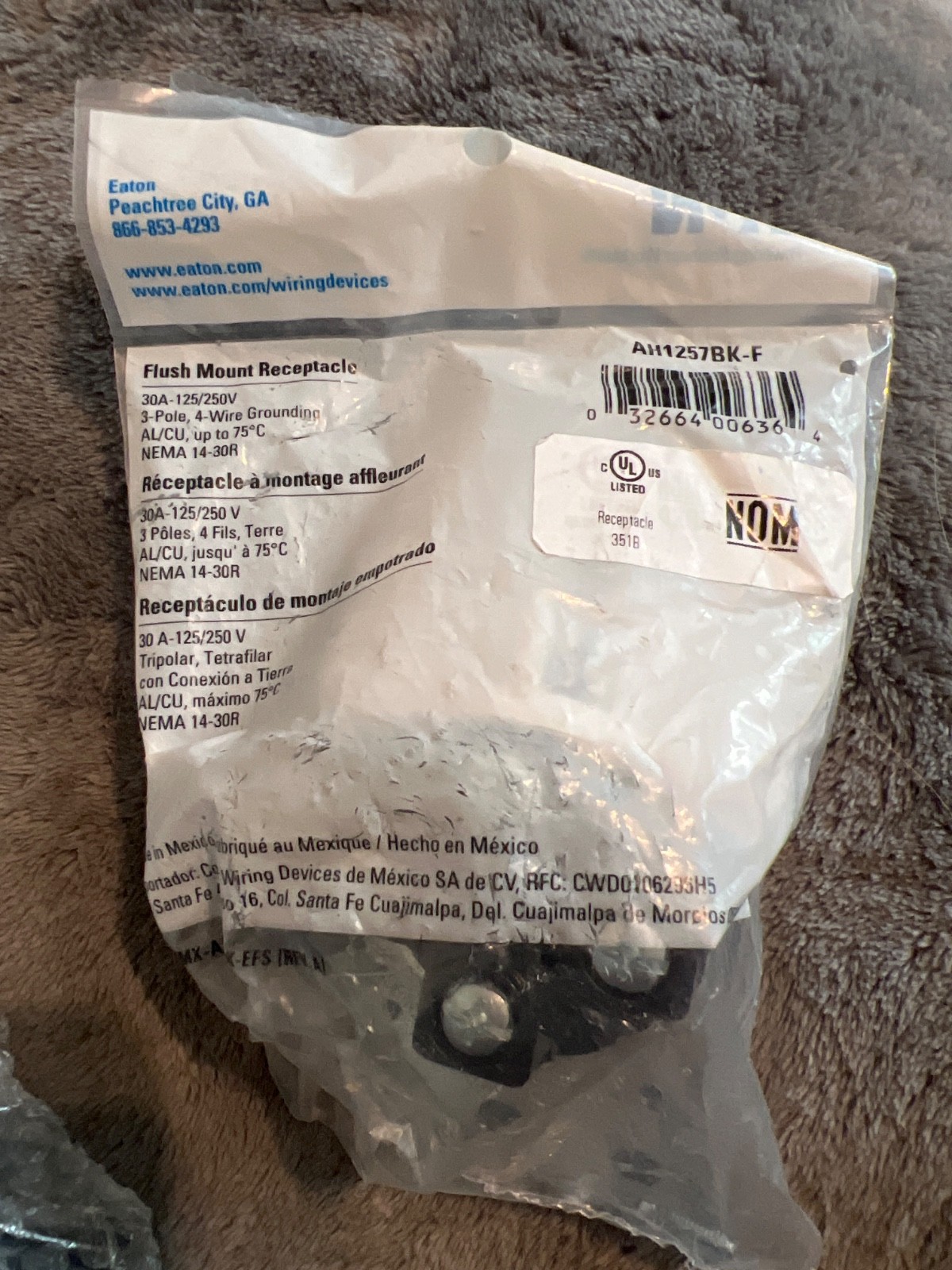 Eaton AH1257BK-F Flush Mount Receptacle – 30 Amp – 125/250 VAC – NEMA 14-30R