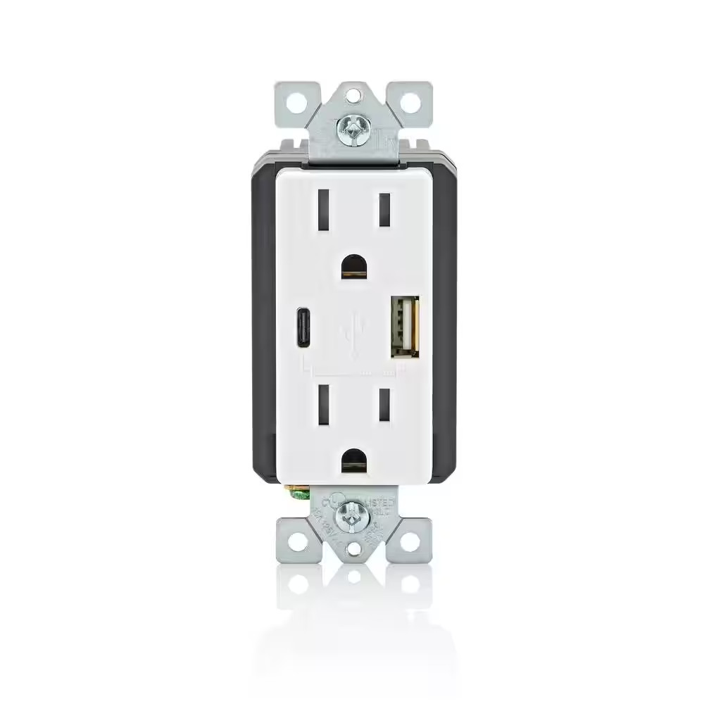 Decora White 15 Amp Tamper Resistant Duplex Outlet with USB Charger Type A/C 3.6