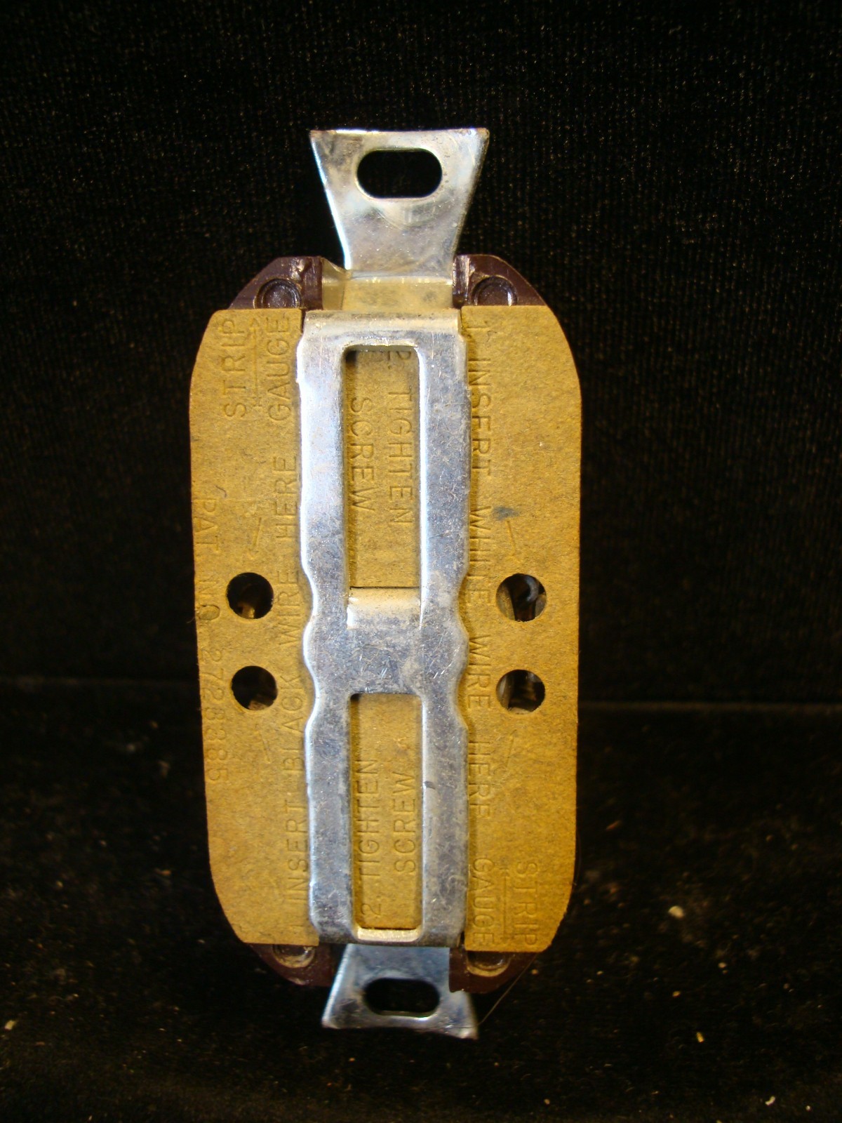 GE Brown 15a 125v 2 Prong Outlet