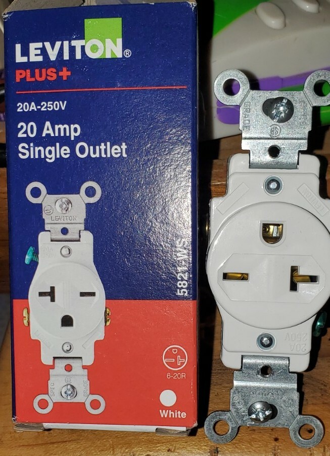 Leviton PLUS+ 20A-250V 20 PAMP Single Outlet R62-5821-WS NEW in box