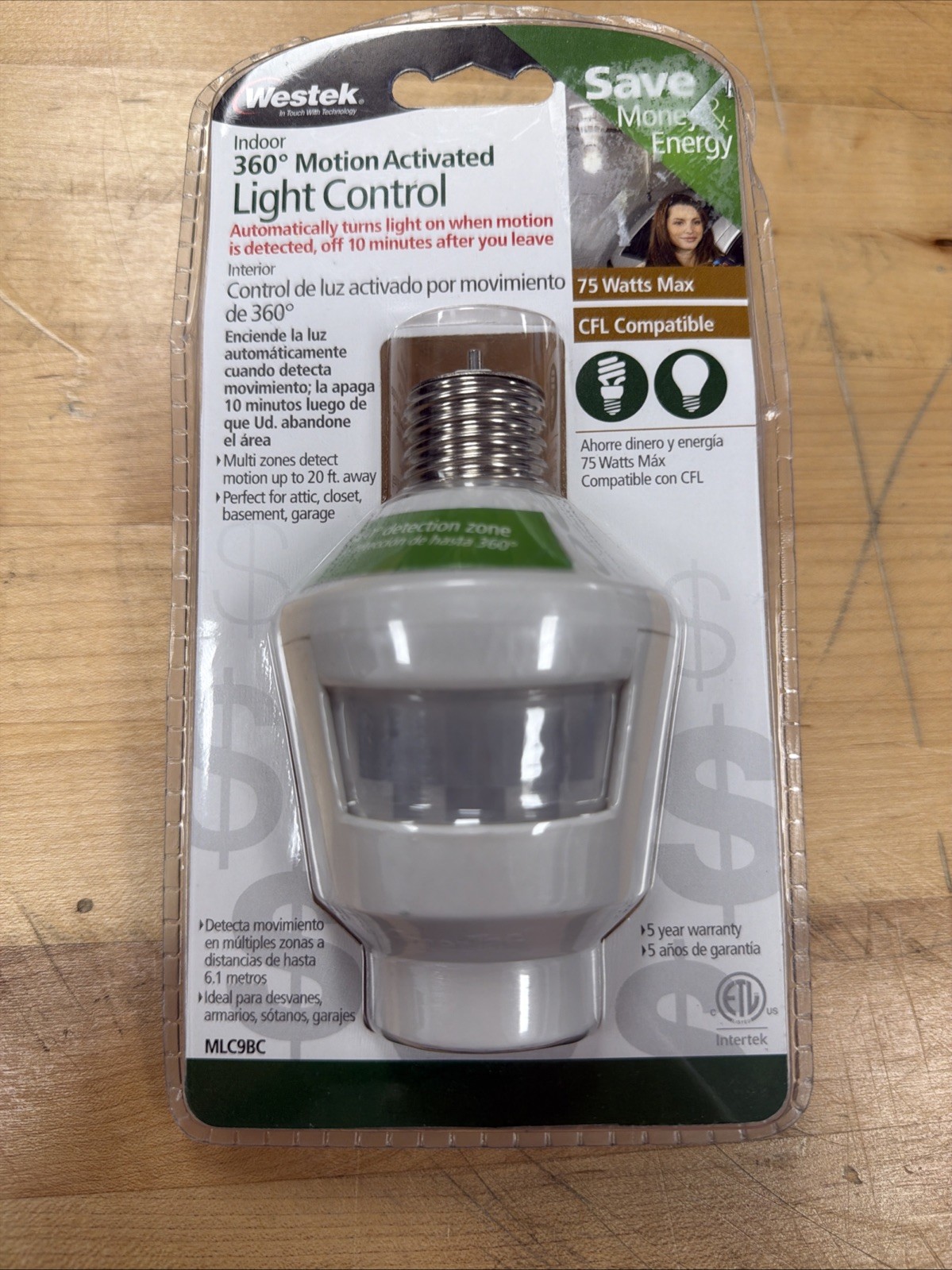 Westek Motion Activated LED Light Control Bulb Adapter Indoor Energy Saver
