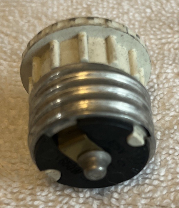 Lot Of 8 Screw In Socket To Plug Adapters