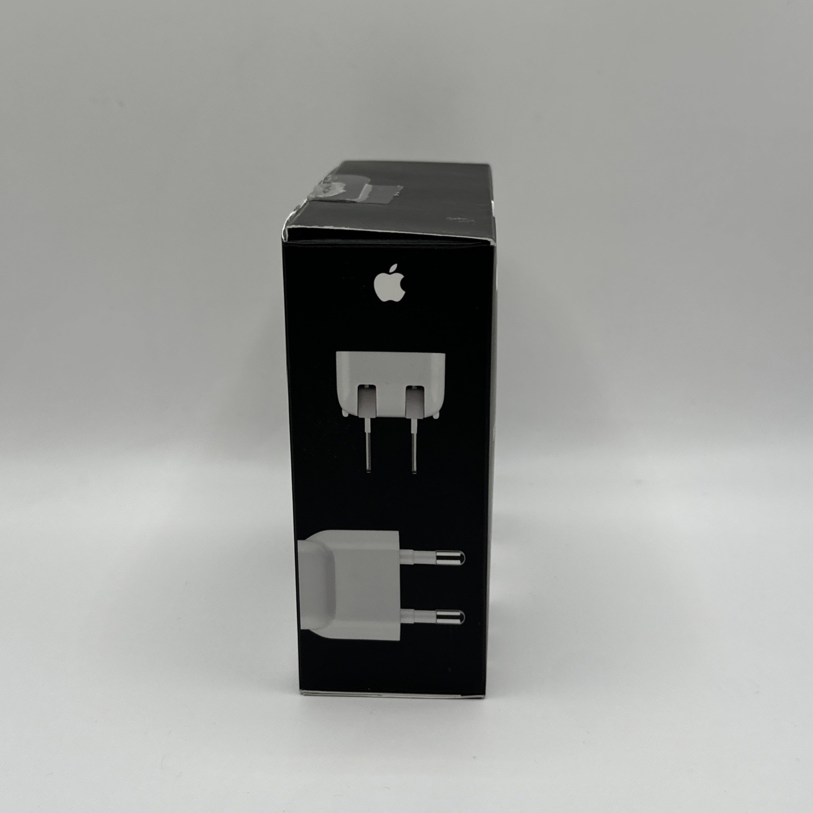 Apple MB974ZM/B World Travel Adapter Kit