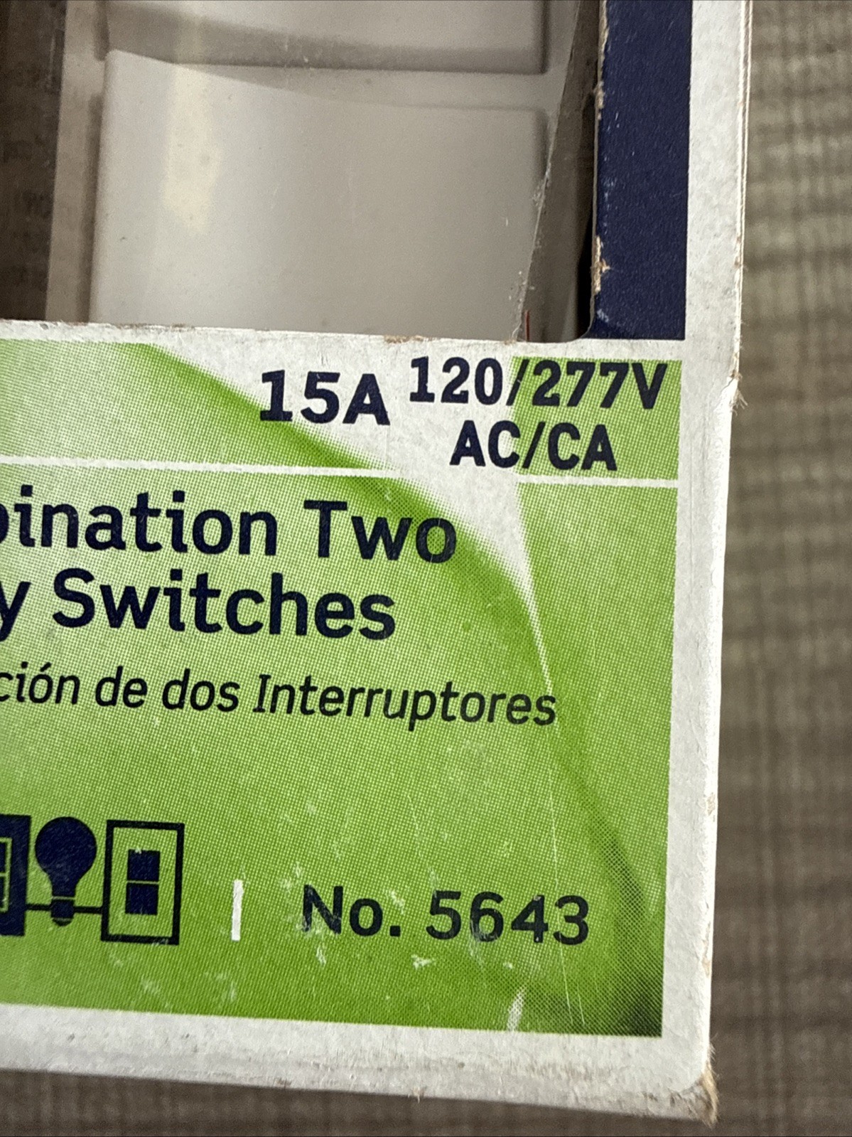 NEW Leviton 5643-W Decora Traditional 3-Way Combination AC Switch 120/277 Volt