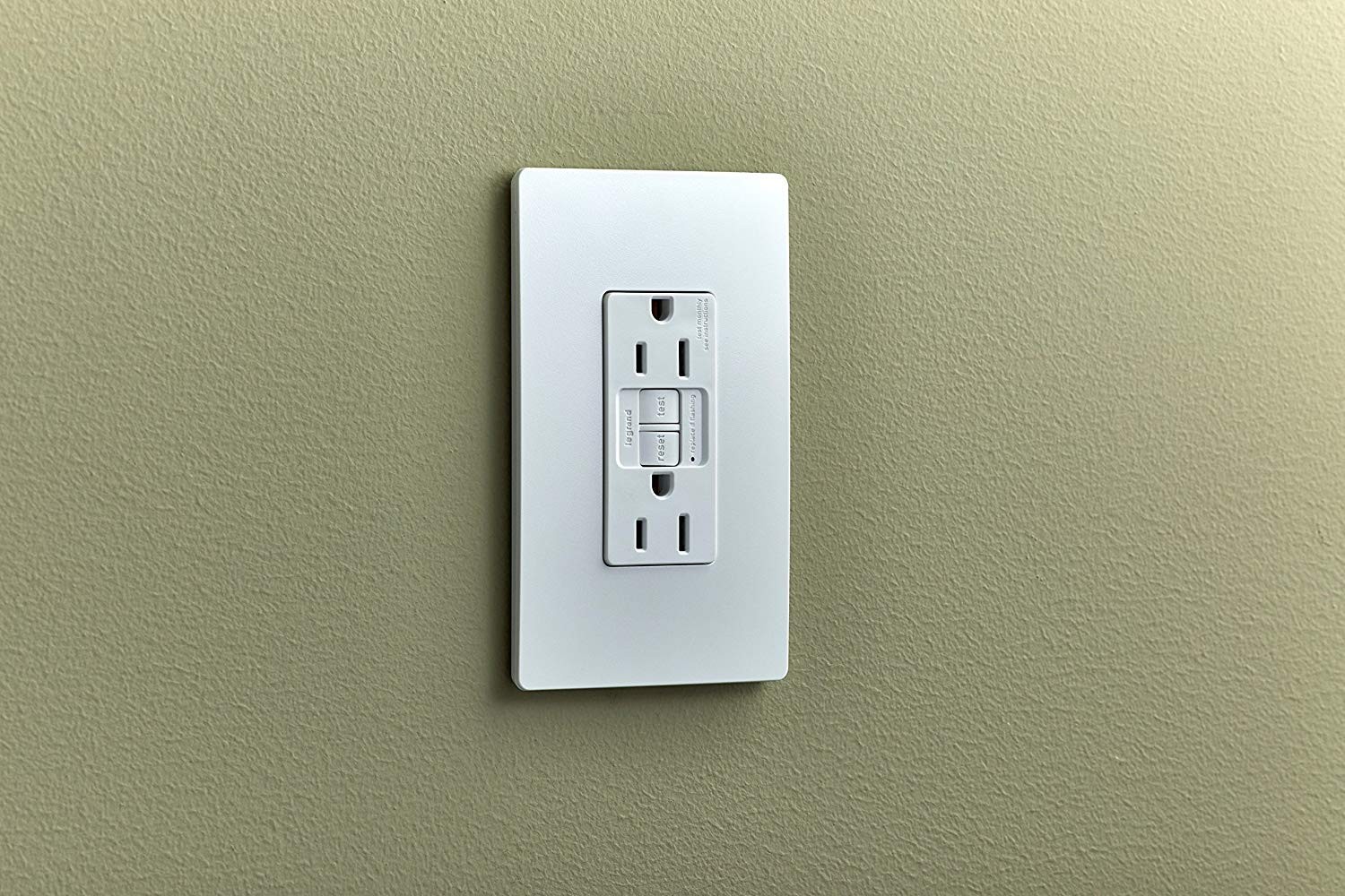 & Legrand Radiant 1597Trw3Pkcc4 15 Amp Gfci Self Test Tamper