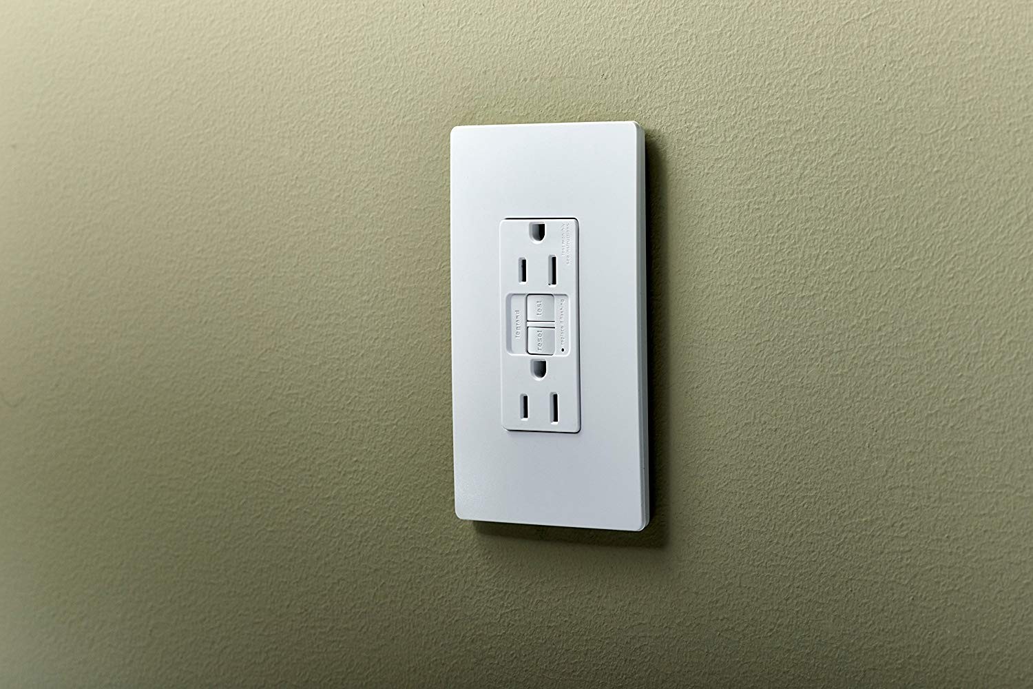 & Legrand Radiant 1597Trw3Pkcc4 15 Amp Gfci Self Test Tamper