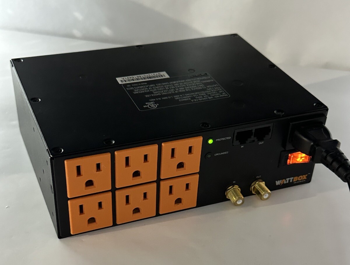 Wattbox Power Conditioner w/ Coax & Ethernet Protection WB-200VB-CE-6 a 6 Outlet