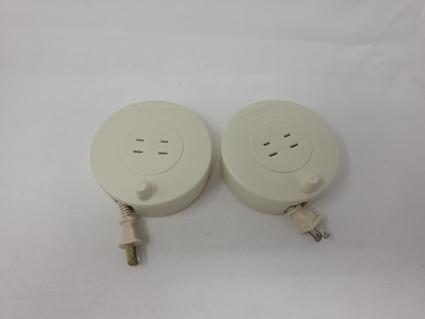 (2) pack Pass & Seymour Legrand electrical Handy Cord wind up 9 FT Each