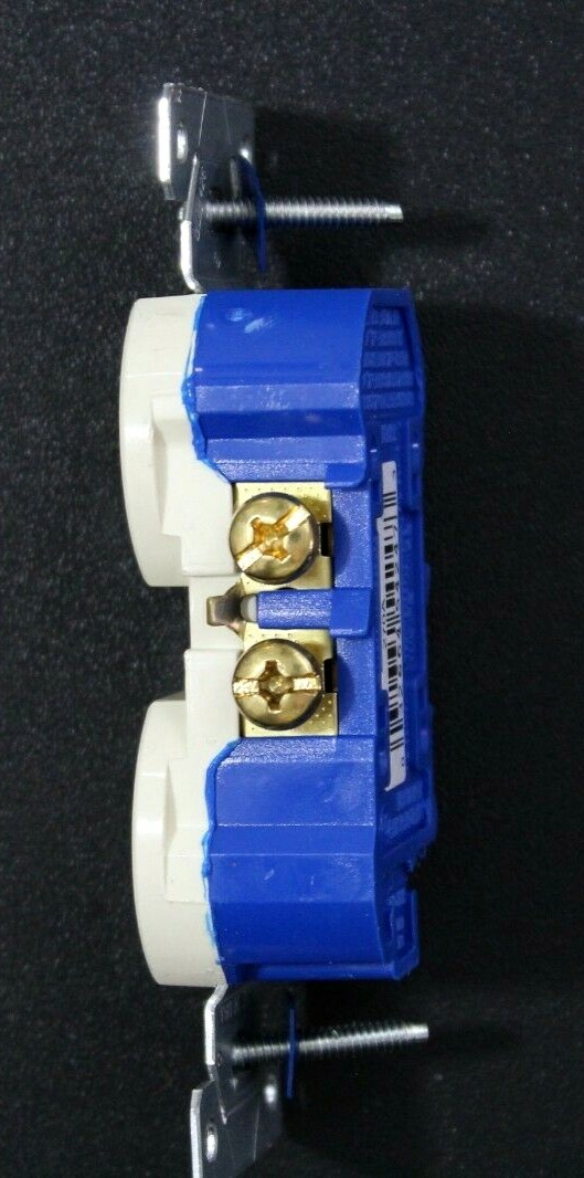 Duplex Receptacle Outlet Light Almond 15A / 125V Eaton 270A NEW