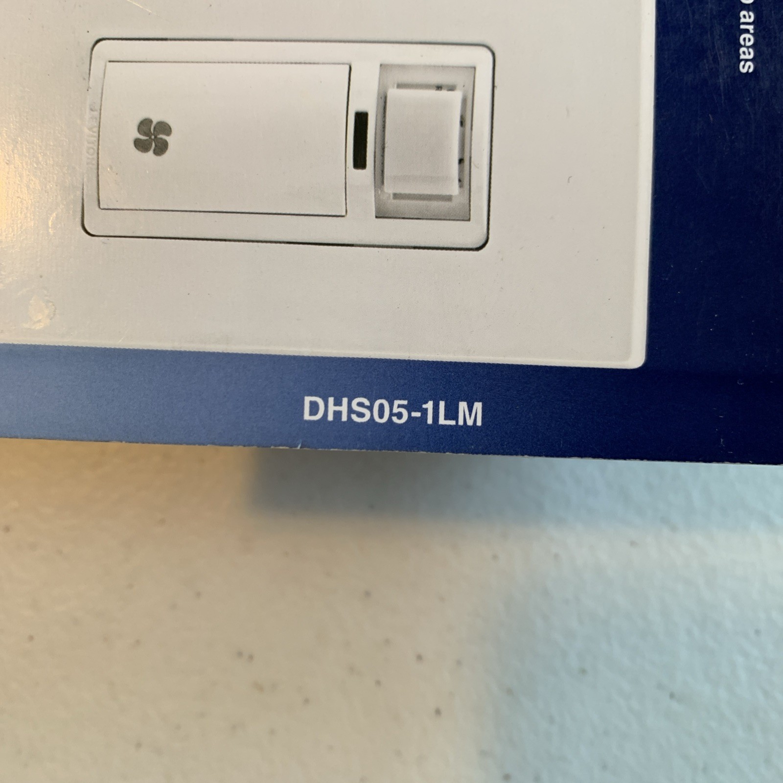Leviton Decora+ In-Wall Humidity Sensor/Fan Control DHS05-1LM White/Light Almond