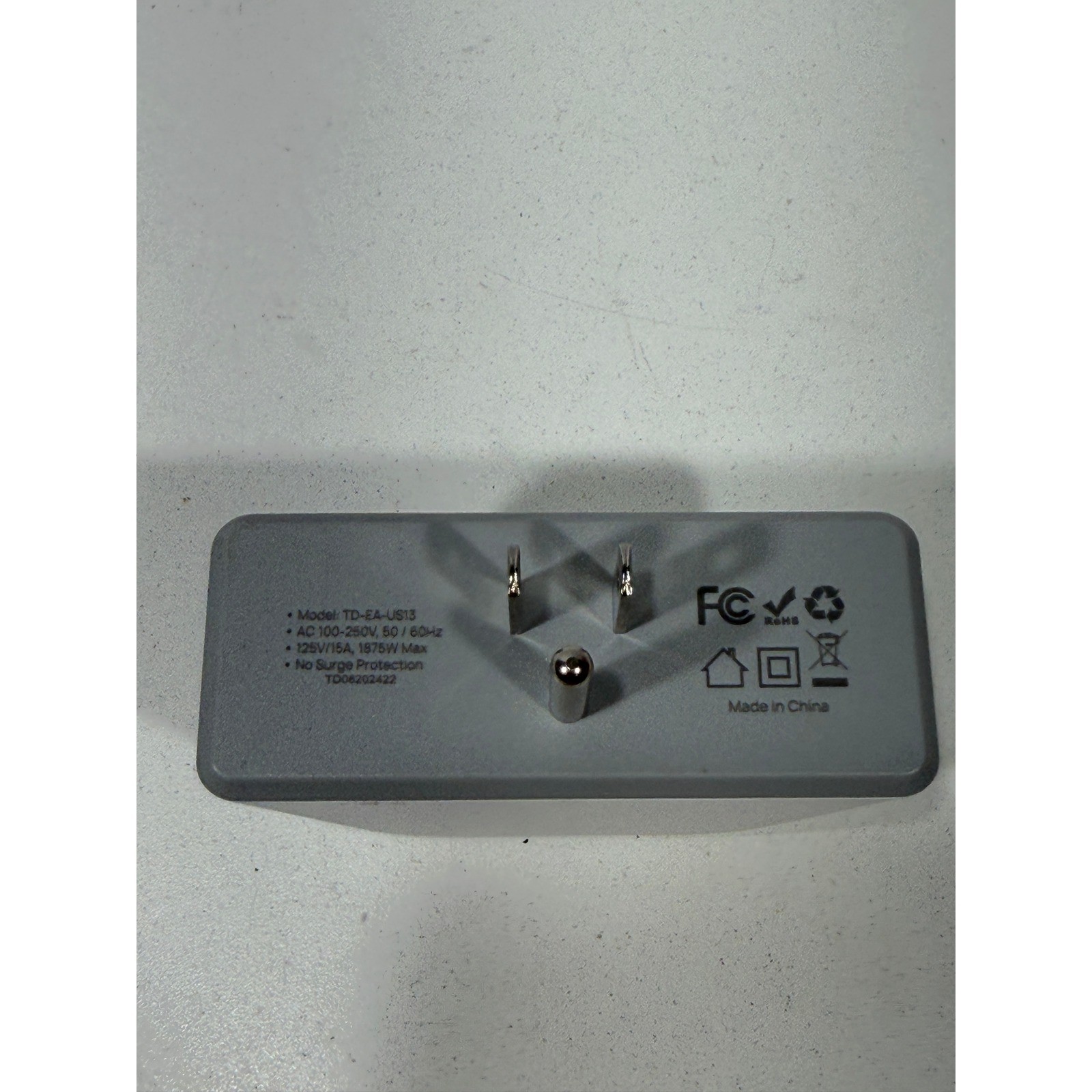 TROND Multi Plug Outlet Extender Wall Adapter TD-EA-US13 White Gray