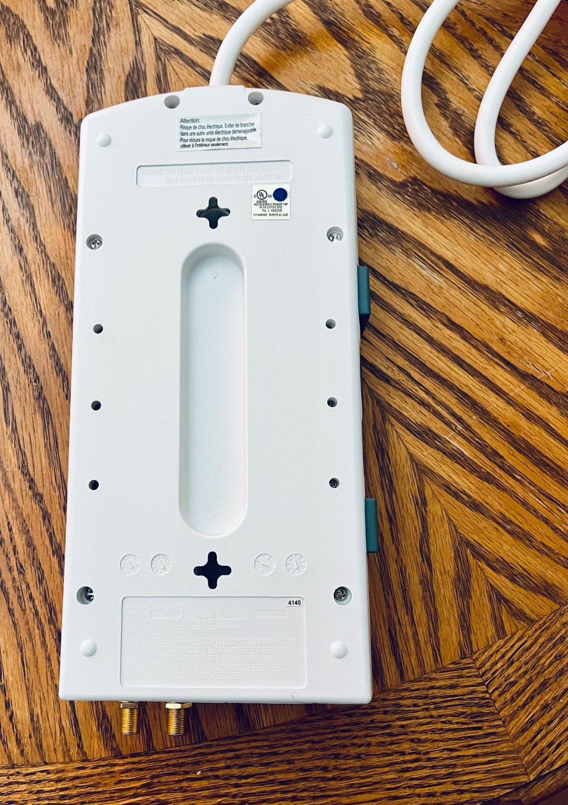 Power Surge Protector pivoting 12 outlets flat plug Model No. S9PC01RBCY 6 ft