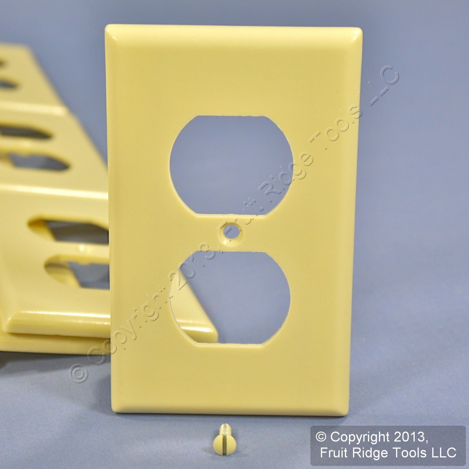 Leviton 86303 Ivory 1-Gang Duplex Outlet Plastic X-Deep Wallplate Covers 25pcs