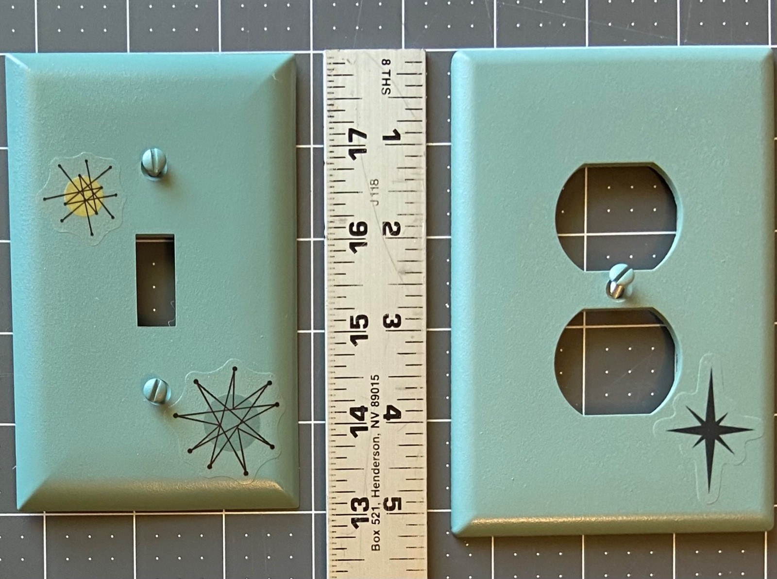 Decorator Light Switch & Outlet Green & Black Star Starburst 2 PCS Set