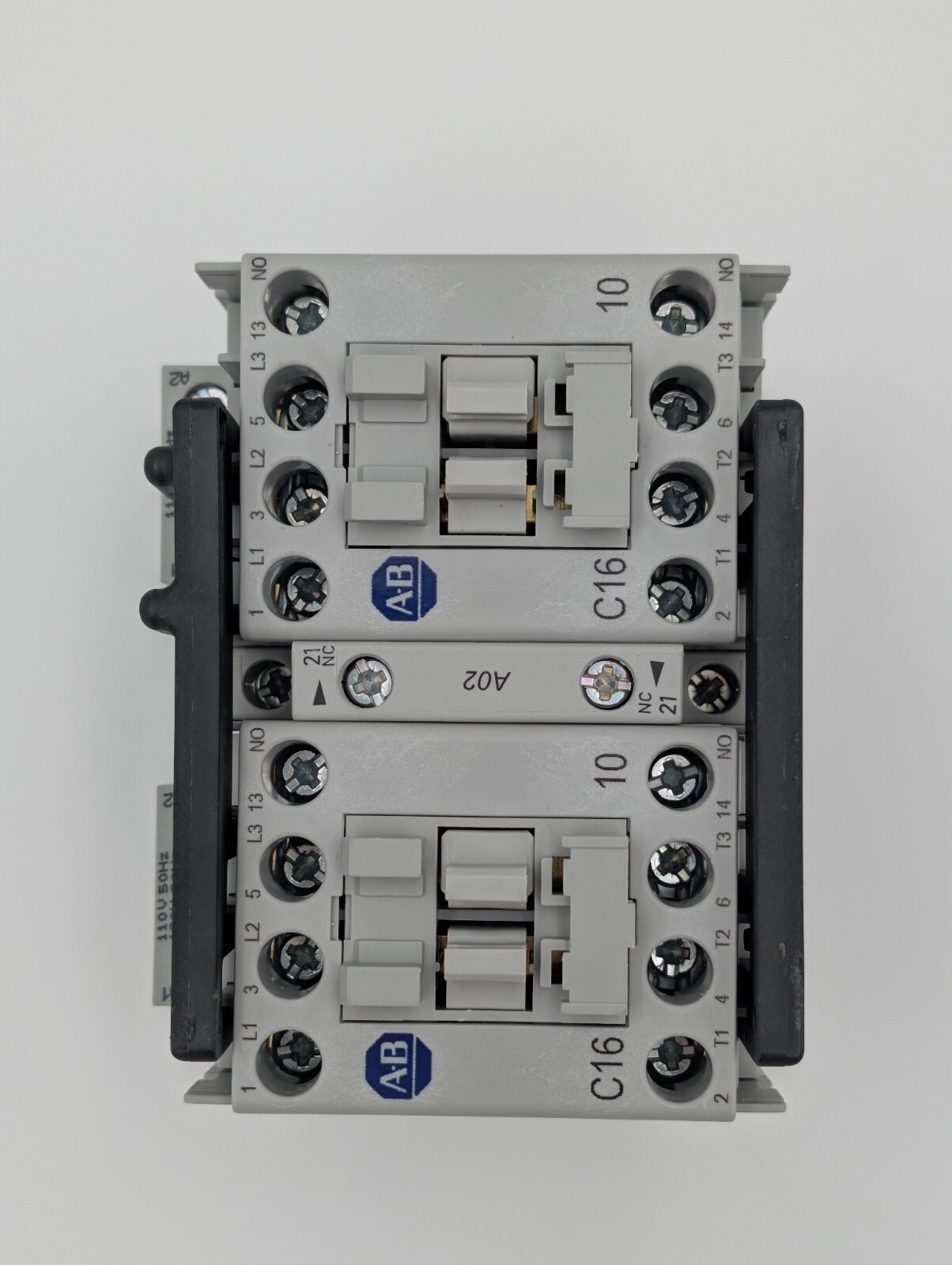 Allen-Bradley 104-C16D22 IEC 16 A Reversing Contactor 110V 50 Hz/120V 1PC New