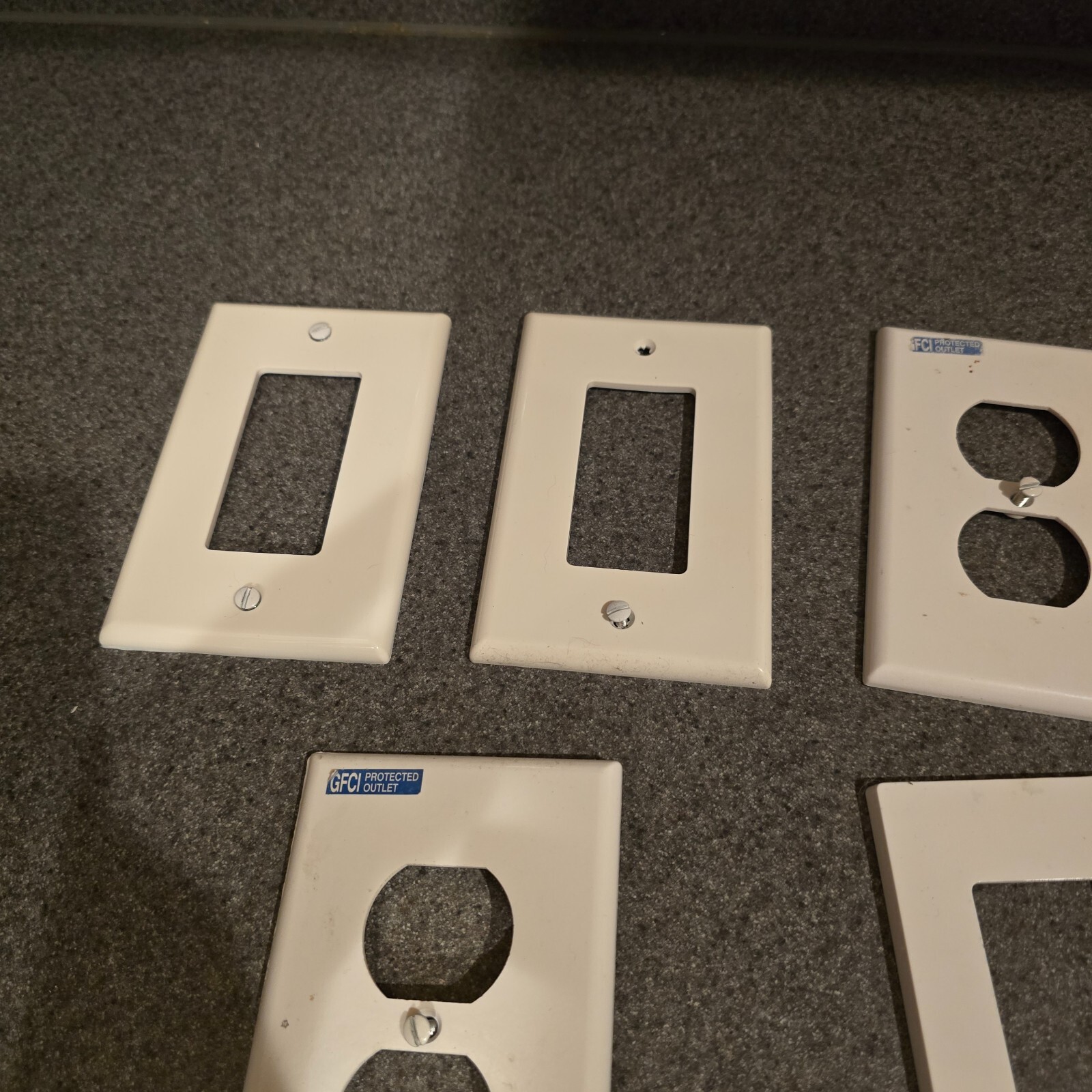 Klein Carry Bag Levingston GFCI 125V Wall Plug 5 Covers 4 Caps USA Seller