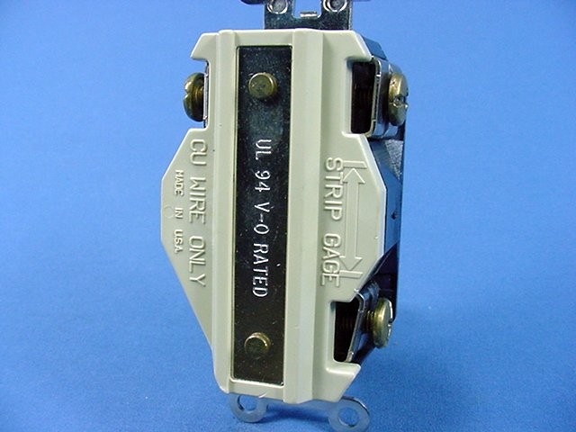 Leviton Twist Turn Locking Receptacle Outlet Nema L11-20R 20A 250V 3� Bulk 2370
