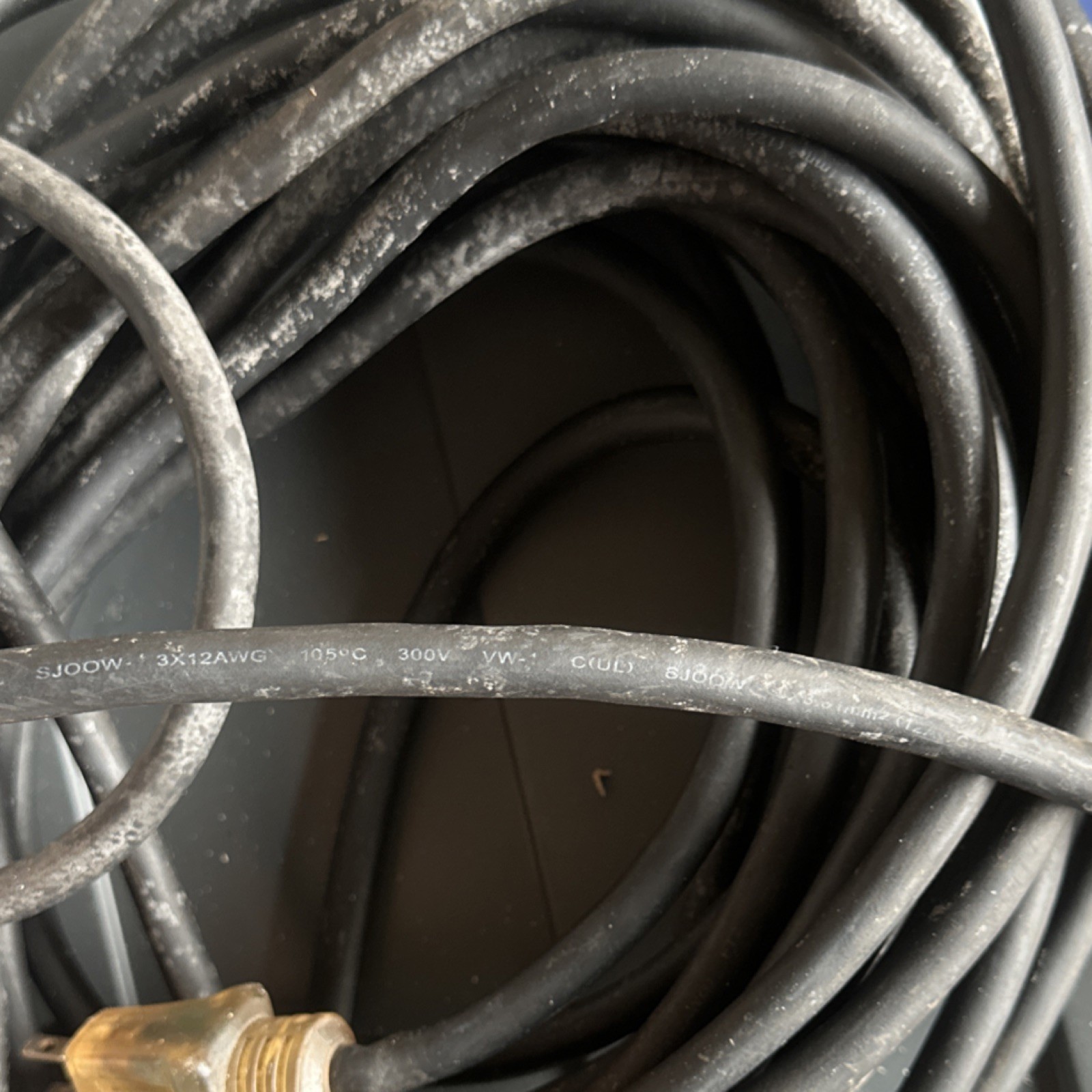 Outdoor Extension Cord Black Abrasion Resistant PVC 300v 50ft