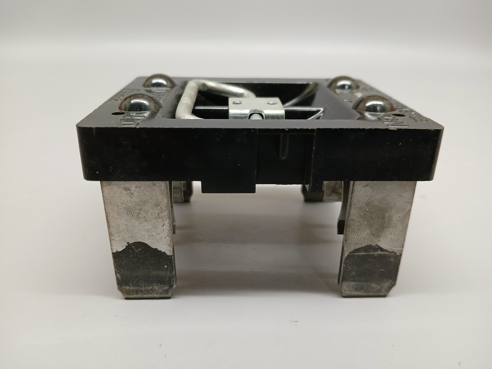 CUTLER HAMMER 60 AMP LIGHT FUSE PANEL PULLOUT FUSE HOLDER