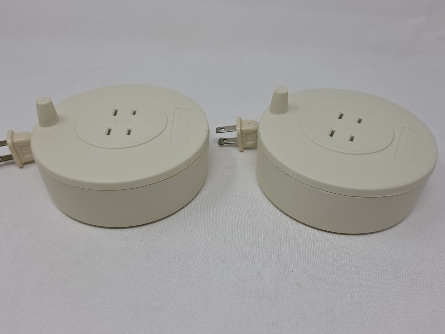 (2) pack Pass & Seymour Legrand electrical Handy Cord wind up 9 FT Each