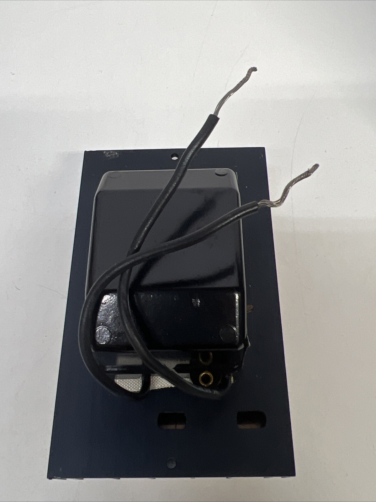 LUTRON T-600 600W, 600W, 120V, 60HZ INCANDESCENT DIMMER