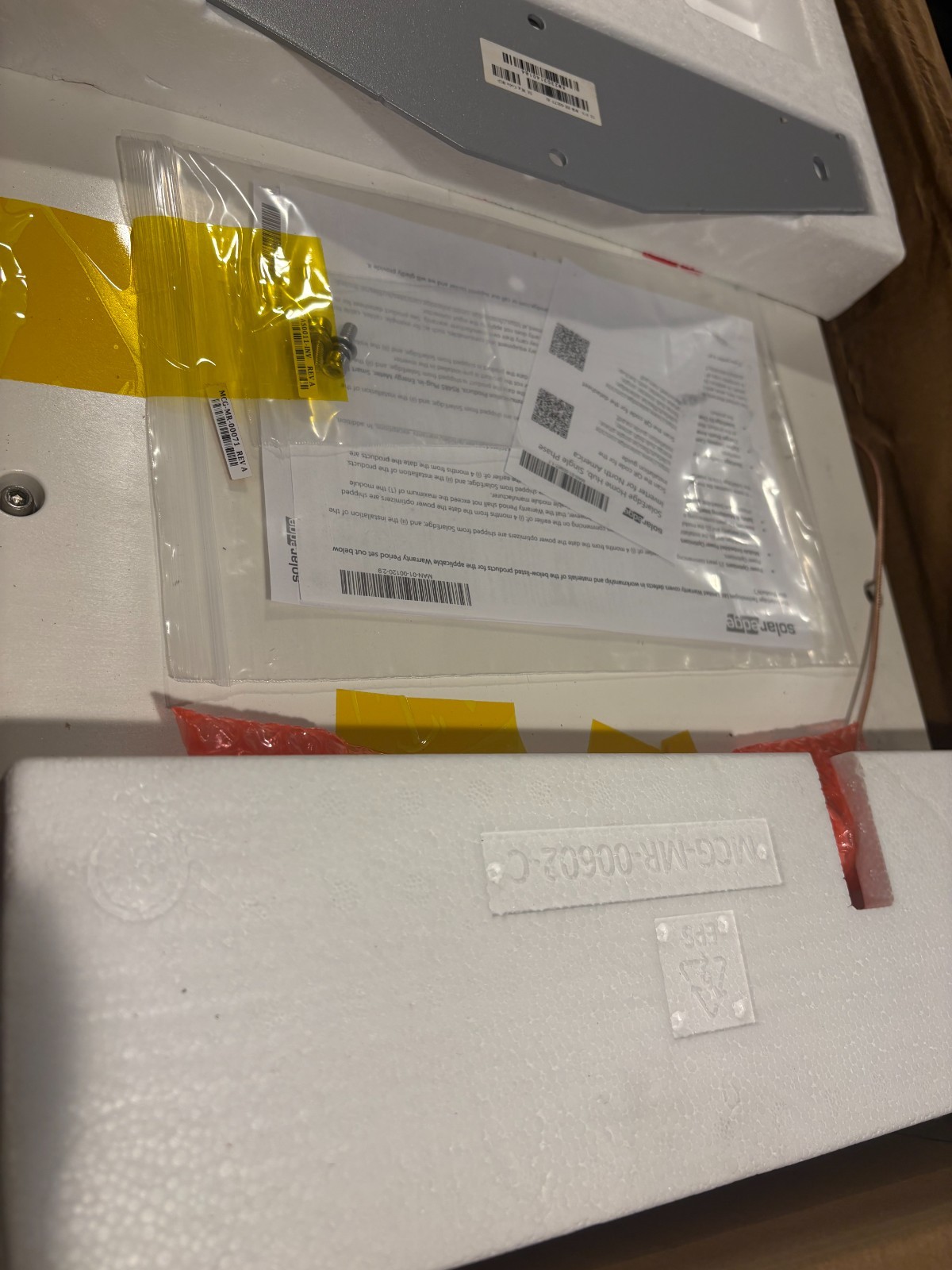 SolarEdge SE5700H-US Energy Hub 5.7kW Solar Inverter Open Box Complete