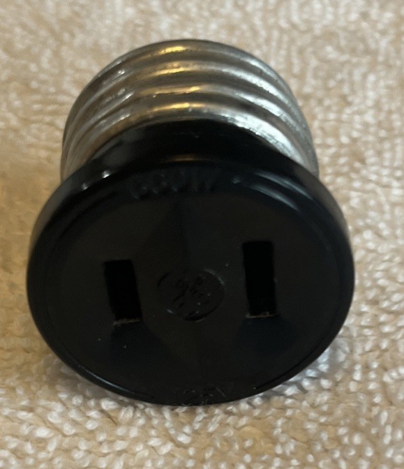 Lot Of 8 Screw In Socket To Plug Adapters
