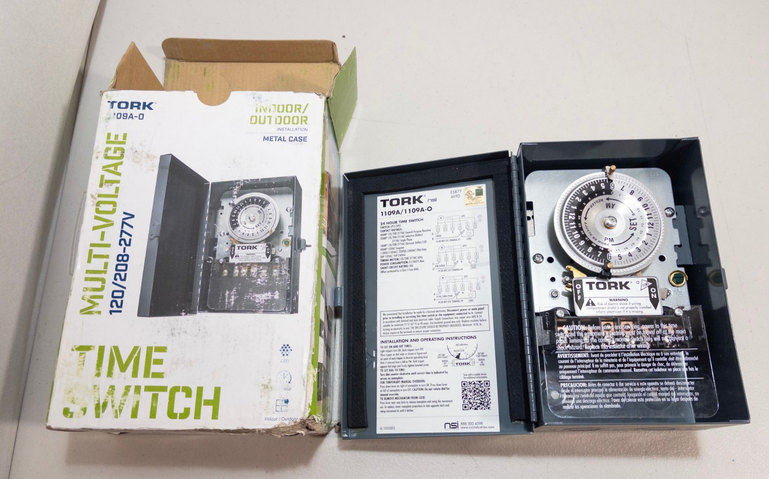 TORK 1109A-O 120-277V 40A Multi-Volt Mechanical Lighting Switch Timer open box