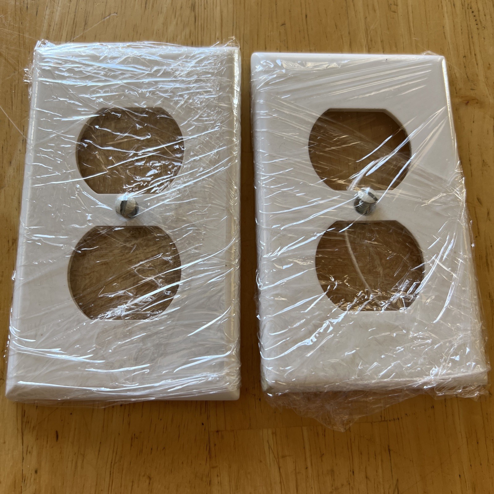 Leviton White Plastic 1 Gang Wall Plate Covers (2) 4.5” X 2.75”