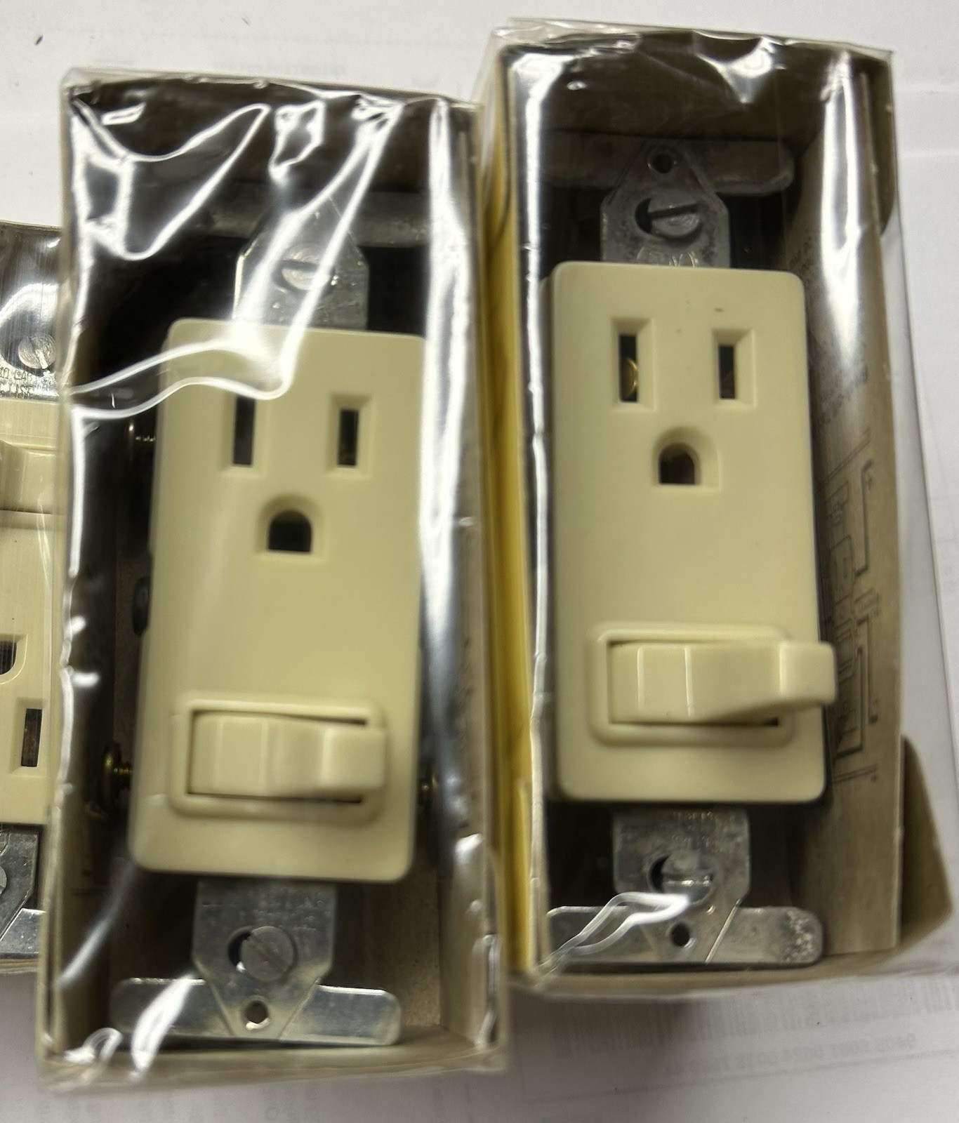 (5) Eagle #3293 Decorator Combo 3 Way Switch & Receptacle