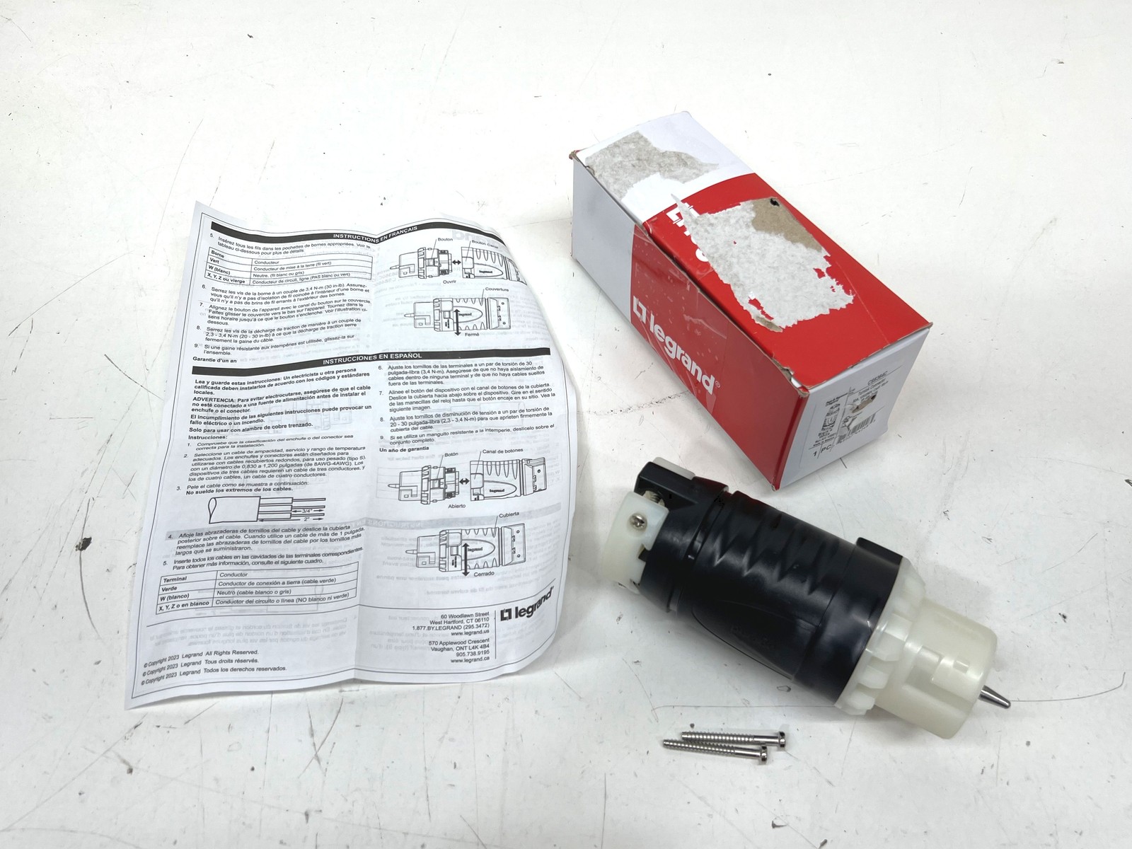 Legrand TurnLok 50 A California Style 125V/250V 3-Pole 4-Wire Locking Connector