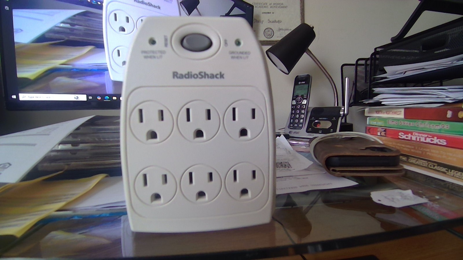 RADIO SHACK Model E105054 Outlet Wall Tap Surge Protector Adapter FREE SHIPPING