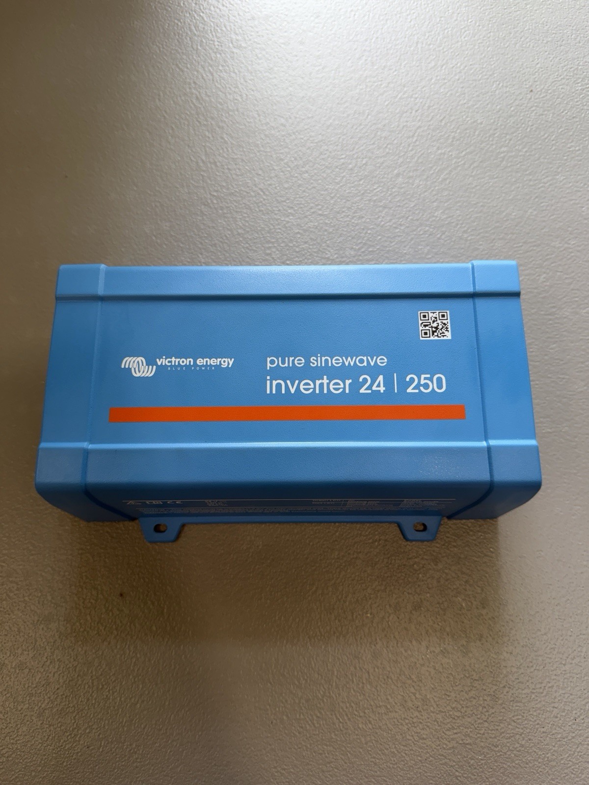Victron Energy Phoenix 250Va 24-Volt 120V Ac Pure Wave Inverter PIN242510500
