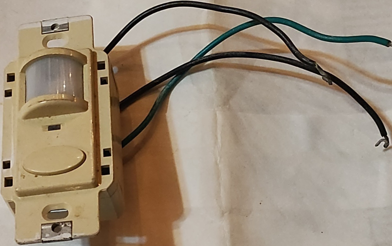 Sensor Switch WSD Passive Infrared Motion Detector Wall Switch 120/277V Beige