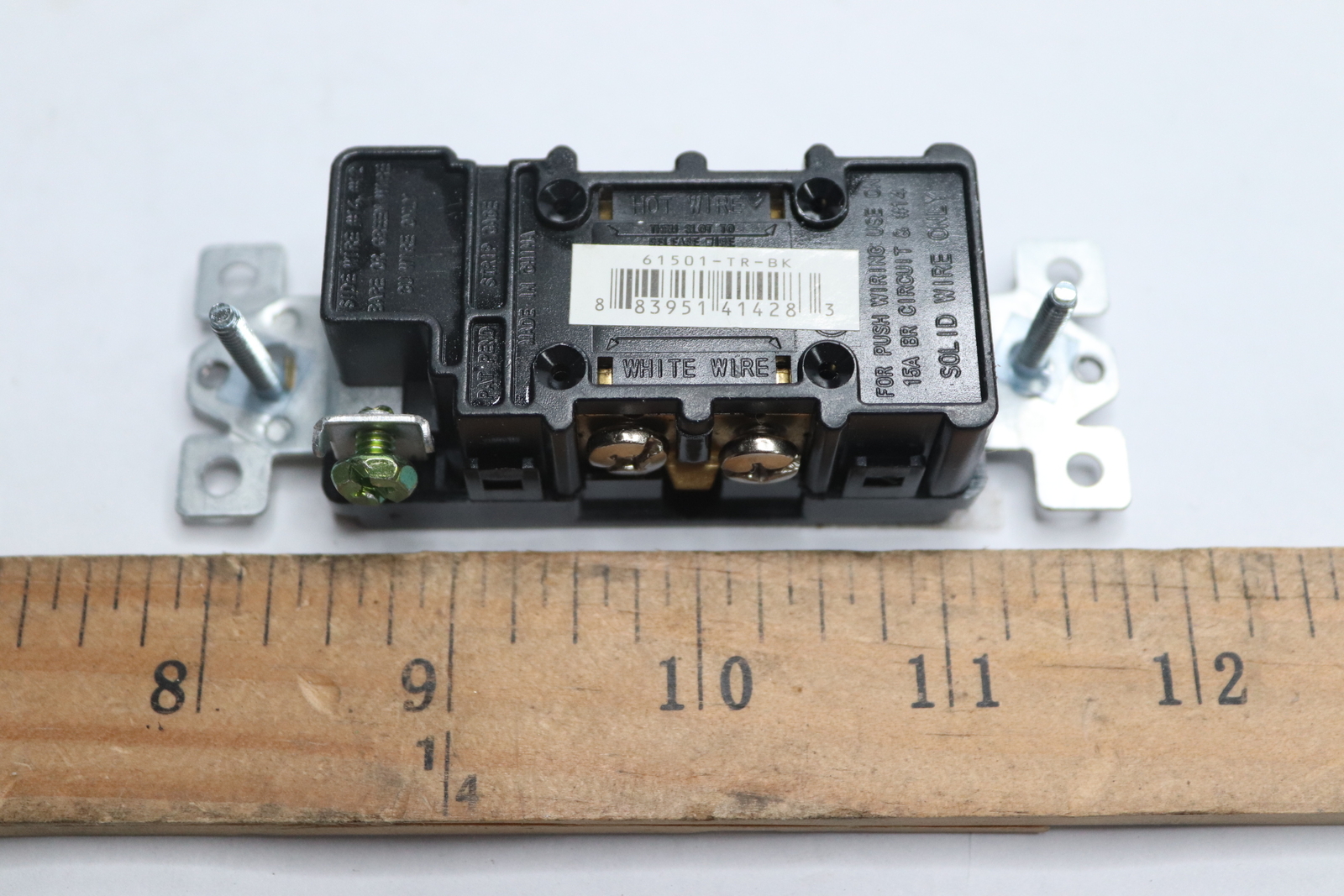 Decorator Receptacle Outlet Tamper-Resistant 3-Wire 2-Pole 15A 125V 61501-TR-BK