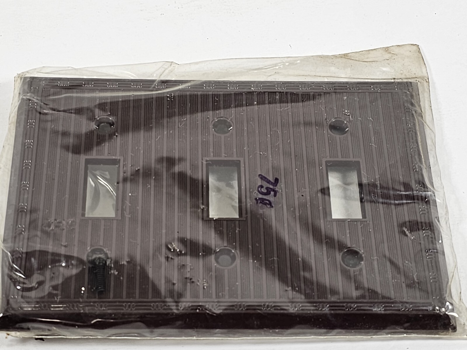 Vintage NOS 3 Gang Light Switch Plate Wall Cover Brown Ribbed Unbranded