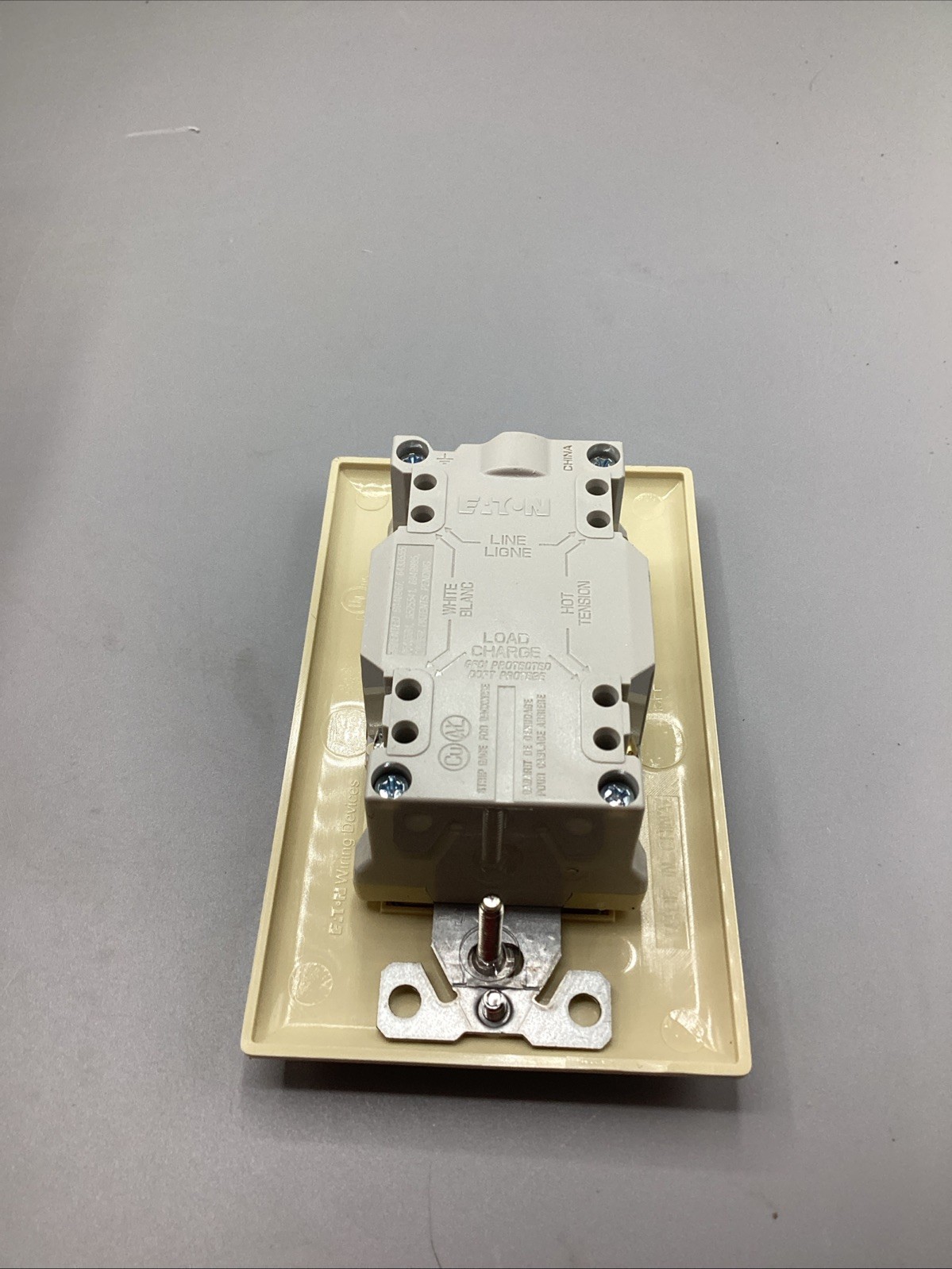 NOB Lot Of 10 Eaton TRSGF15V Ivory GFCI Self-Test Receptacle Outlets 15A TRSGF15