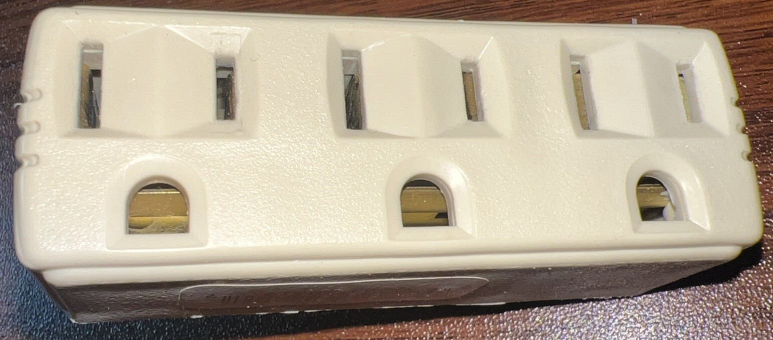 Cooper 1147V-BOX Three Outlet Grounding Outlet Adapter 3 Wire Ivory Tested! 🍀