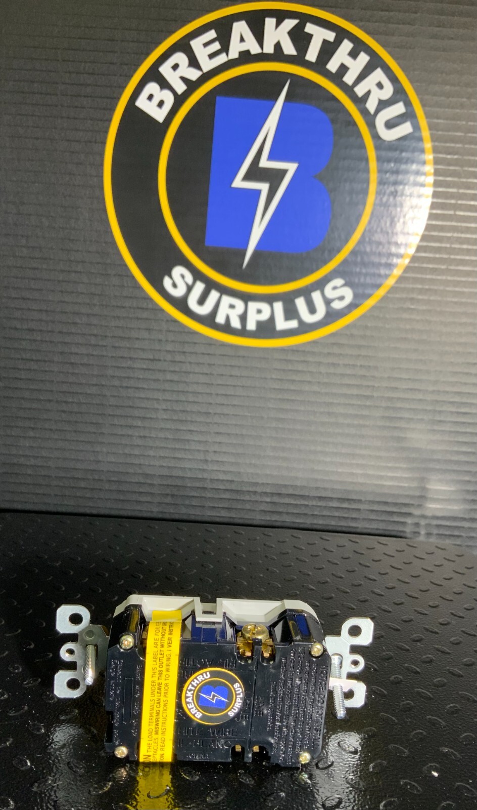 LEVITON GFCI OUTLET 20A-125V ($11.99 OBO)