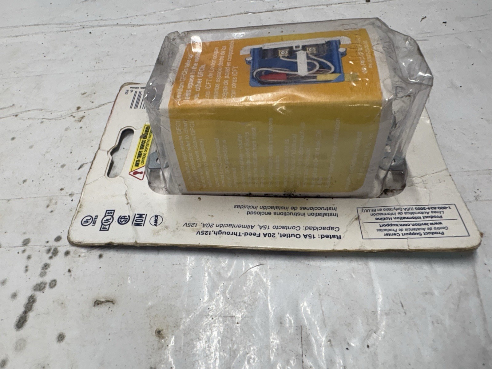 Leviton GFNL1-W TR GFCI Outlet With Night Light (Sealed)