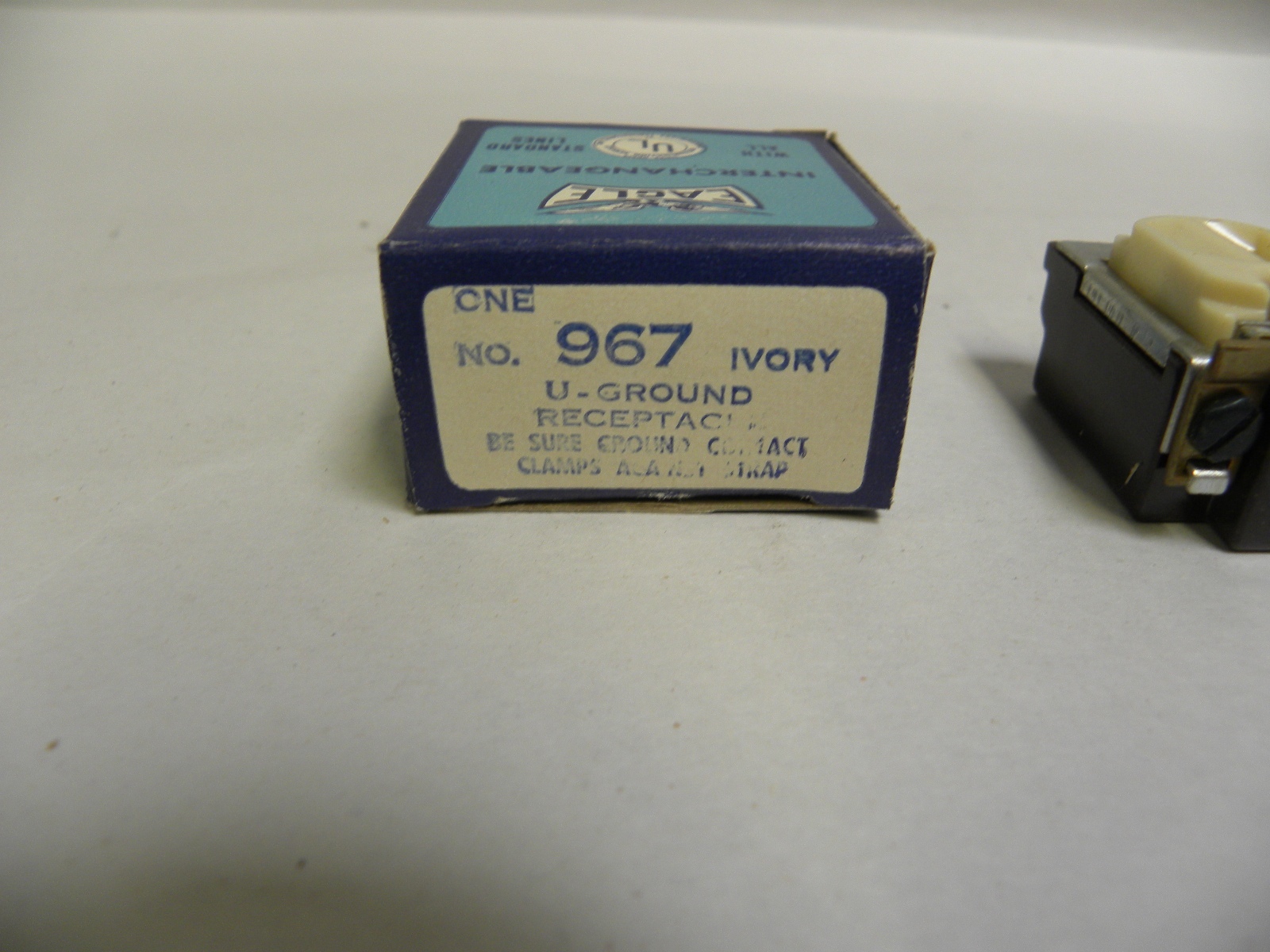 NOS Vintage Ivory Eagle No. 967 Interchangeable U-Ground Receptacle Plug (A3)