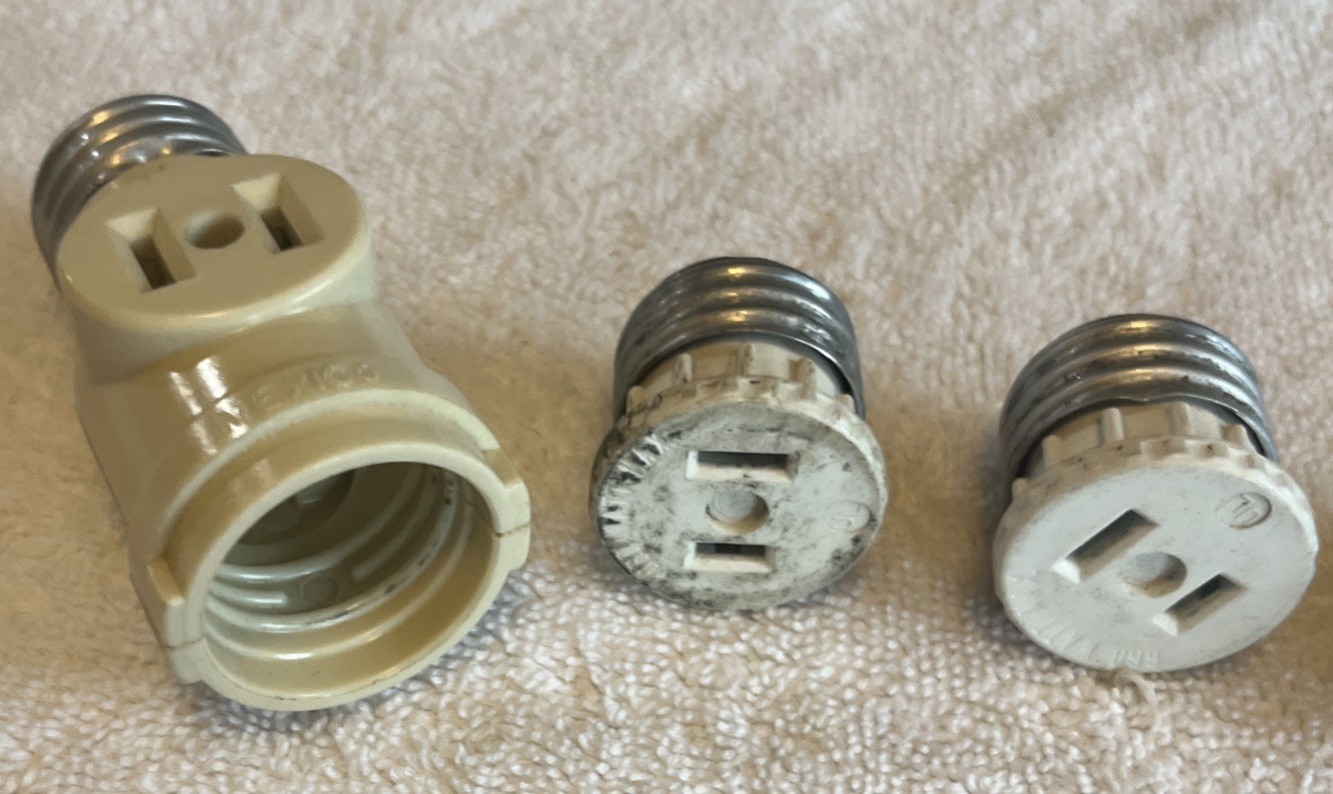 Lot Of 8 Screw In Socket To Plug Adapters