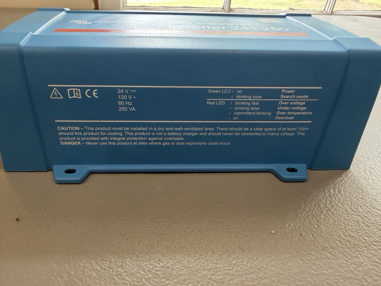 Victron Energy Phoenix 250Va 24-Volt 120V Ac Pure Wave Inverter PIN242510500